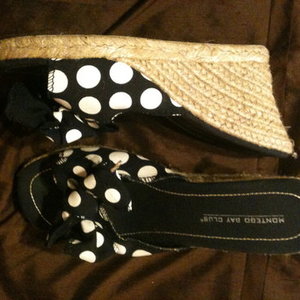 Montego Bay Club Blue & White Heels - Size 8 is being swapped online for free