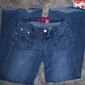 Size 5 Bongo jeans is being swapped online for free