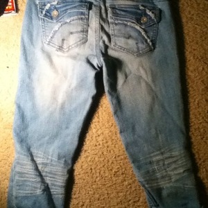 Jean Capris Almost Famous is being swapped online for free