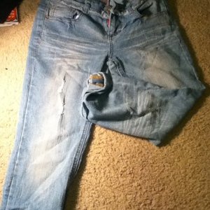 Jean Capris Almost Famous is being swapped online for free