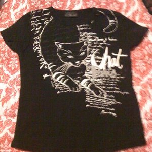 black paris cat tee is being swapped online for free