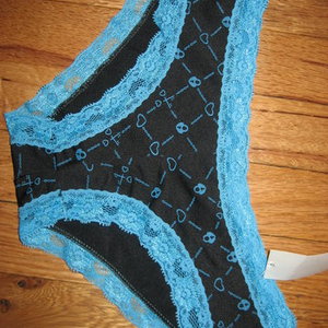 NWT panties XS S is being swapped online for free