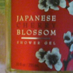 *FREEBIE*2 BWW Shower Gel is being swapped online for free