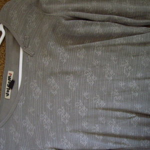 volcom long sleeve (M) is being swapped online for free