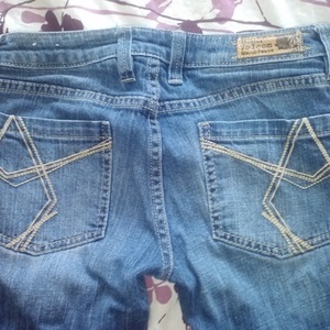 Volcom Jeans is being swapped online for free