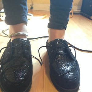 black sequined creepers is being swapped online for free