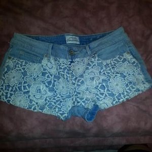 NWOT lace jean shorts is being swapped online for free