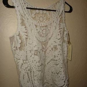 Paper+Tee tank size L is being swapped online for free