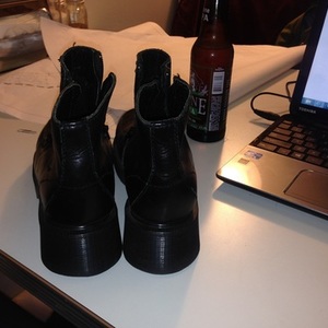 Excellent 90s Docs UK6 (8-8.5) is being swapped online for free