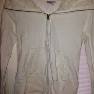 white zip-up jacket  is being swapped online for free