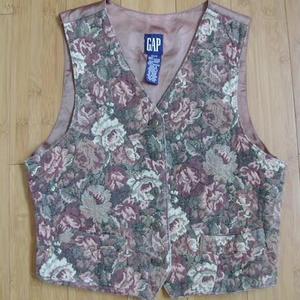 GAP Tapestry Vest is being swapped online for free