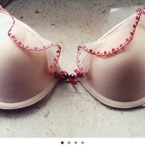 cute push-up bra A cup is being swapped online for free