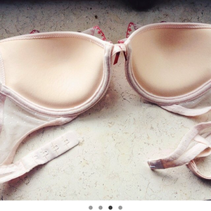 cute push-up bra A cup is being swapped online for free