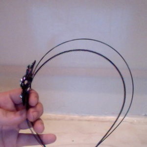 flower jeweled headband is being swapped online for free