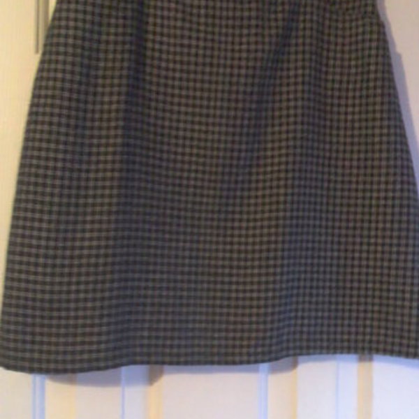 Kathy Ireland Mini Skirt is being swapped online for free