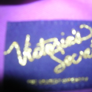 Victoria's secret handbag is being swapped online for free