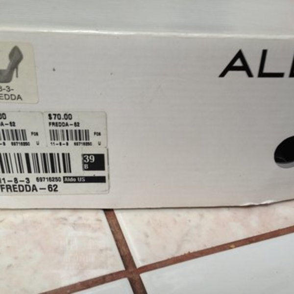 Aldo heels 39 (size 8) is being swapped online for free