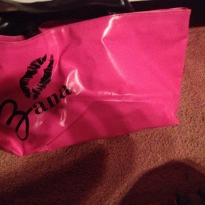 Free with trade! Bag is being swapped online for free