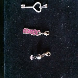 Set of Charms is being swapped online for free