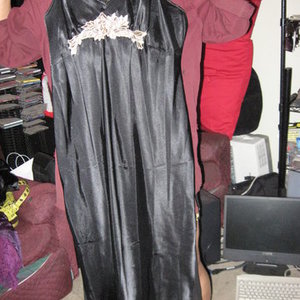 long black gown sz l is being swapped online for free