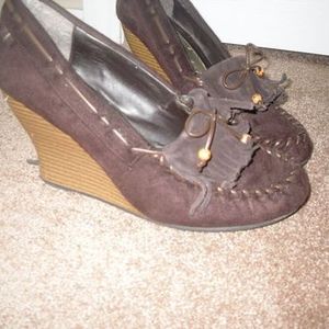 Brown Bamboo Wedges is being swapped online for free