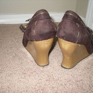 Brown Bamboo Wedges is being swapped online for free