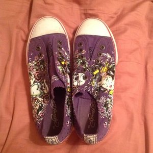 Ed Hardy Shoes is being swapped online for free