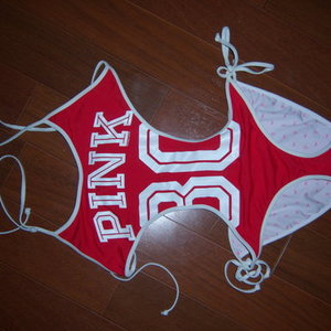 PINK victoria secret SWIMSUIT is being swapped online for free