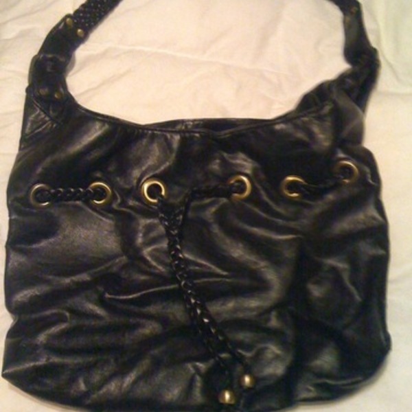 Black Purse is being swapped online for free