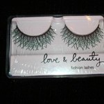 Brand new false eyelashes is being swapped online for free