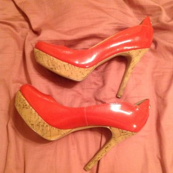 Guess Heels is being swapped online for free