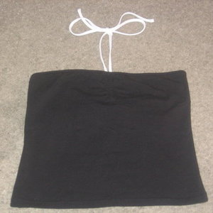 NWOT Victoria's Secret Bandeau Top Size Medium is being swapped online for free