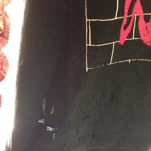 pink floyd 'the wall' tee is being swapped online for free