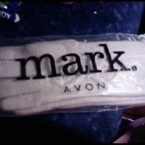 NIP Mark by Avon Gloves is being swapped online for free