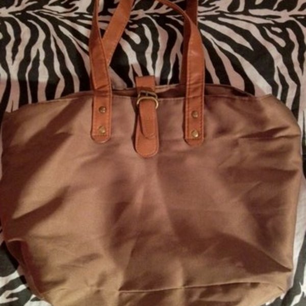 Brown Cotton On Hand Bag is being swapped online for free