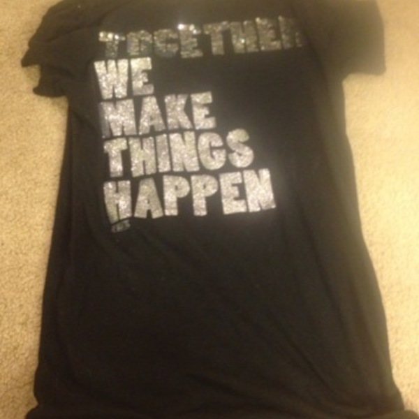 VsPink Sequined Vneck is being swapped online for free