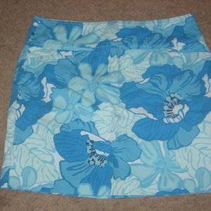 Tommy Hilfiger Skirt Size 8 is being swapped online for free