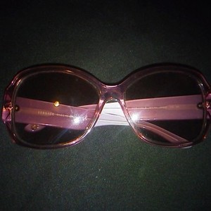 versace sunglasses is being swapped online for free