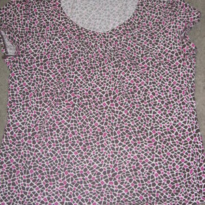 Ann Taylor Top Size Large is being swapped online for free