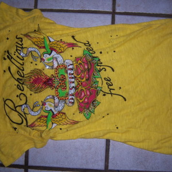 Yellow shirt SMALL comfy tee is being swapped online for free