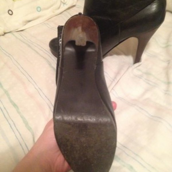 Steve Madden boots is being swapped online for free