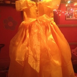 Beauty and the Beast Dress 3t is being swapped online for free