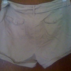 Abercrombie and Fitch Khaki Shorts is being swapped online for free