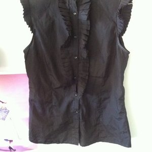 Ruffled Black Top is being swapped online for free