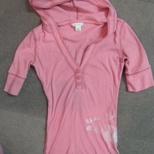 abercrombie hoodie tee is being swapped online for free