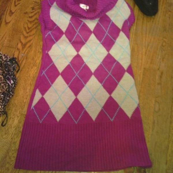 Purple sweater is being swapped online for free