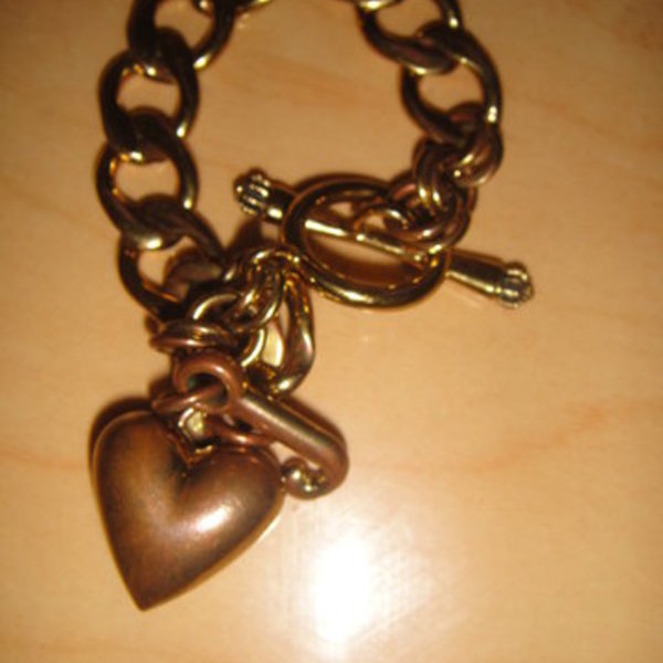 Juicy Couture Bracelet is being swapped online for free