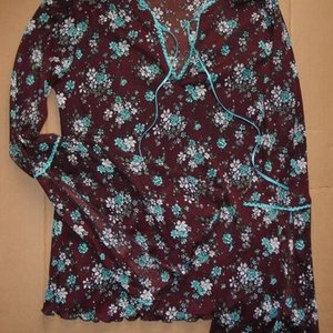 NEW flowered peasant top: blue and brown. Size M. is being swapped online for free