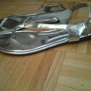 silver summer sandels is being swapped online for free