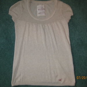 Hollister Top is being swapped online for free